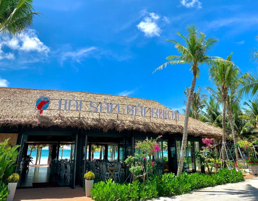 Mặt tiền Ann Seafood Restaurant tại khu du lịch biển