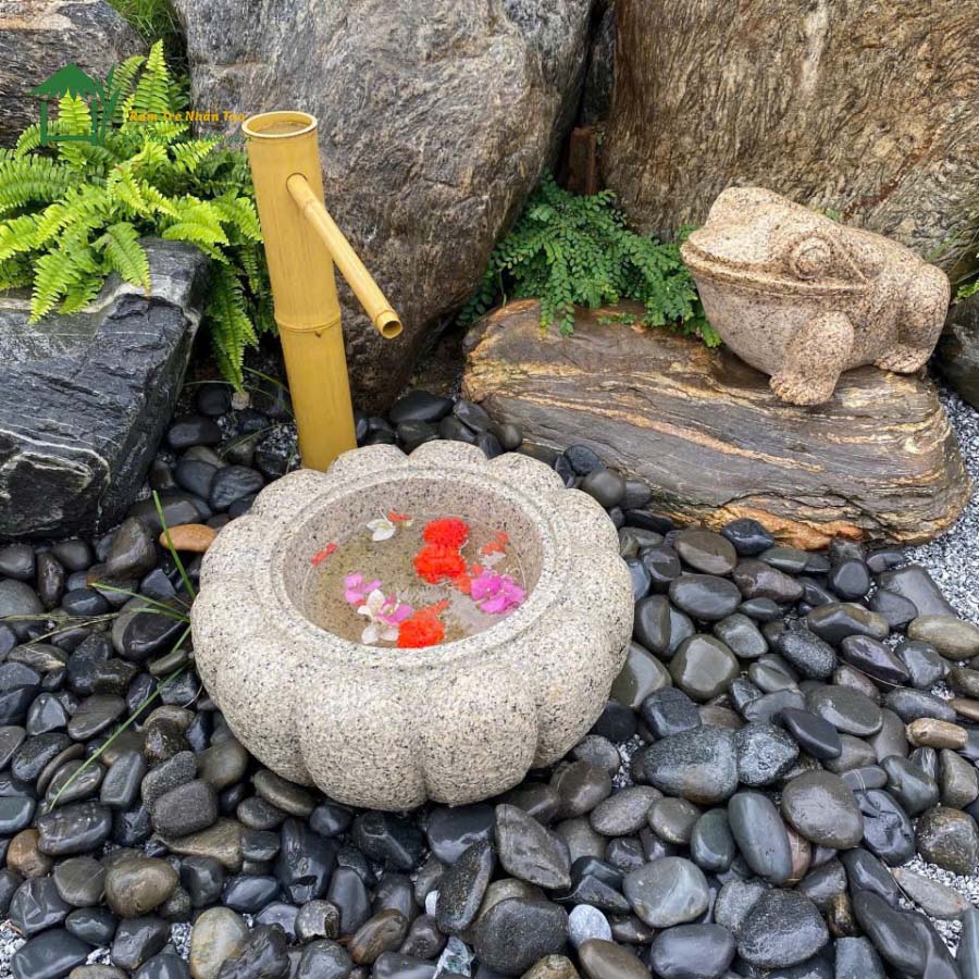 Cận cảnh hàng rào tre nhựa tại Long An