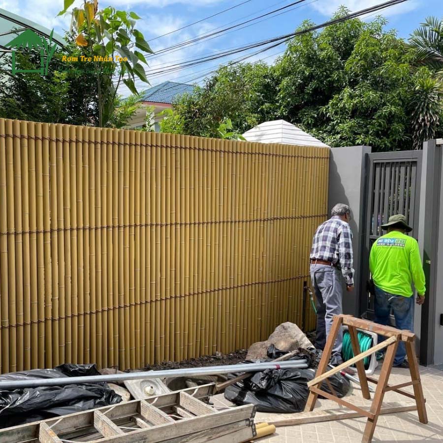 Thi công vách tre tại nhà cho khách